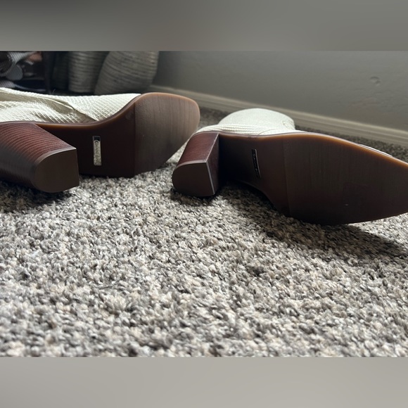 Sz 10 off white Gianni Bini crocodile skin leather cowboy booties/boots - Picture 4 of 6